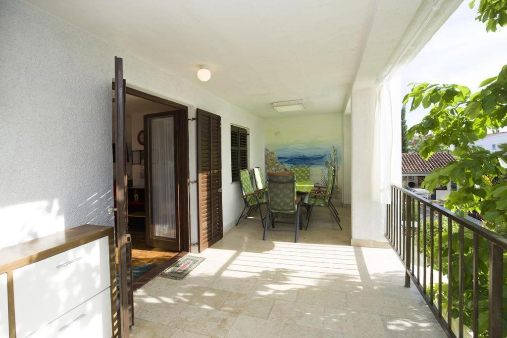 Apartman Laurus Malinska Ngoại thất bức ảnh